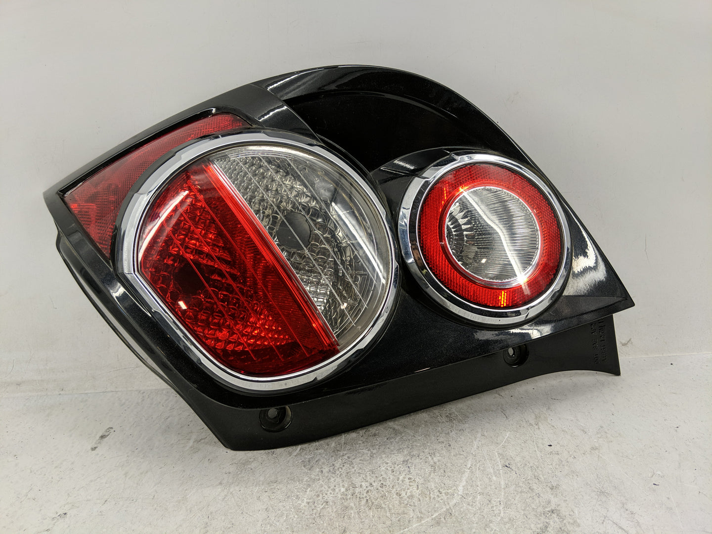 2012-2016 Chevrolet Sonic Tail Light Assembly Passenger Right OEM P/N:94534064 Fits Fits 2012 2013 2014 2015 2016 OEM Used A