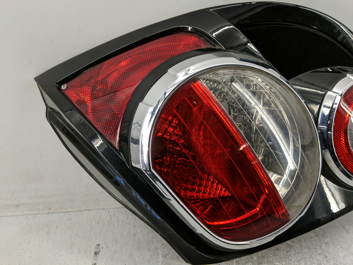 2012-2016 Chevrolet Sonic Tail Light Assembly Passenger Right OEM P/N:94534064 Fits Fits 2012 2013 2014 2015 2016 OEM Used A