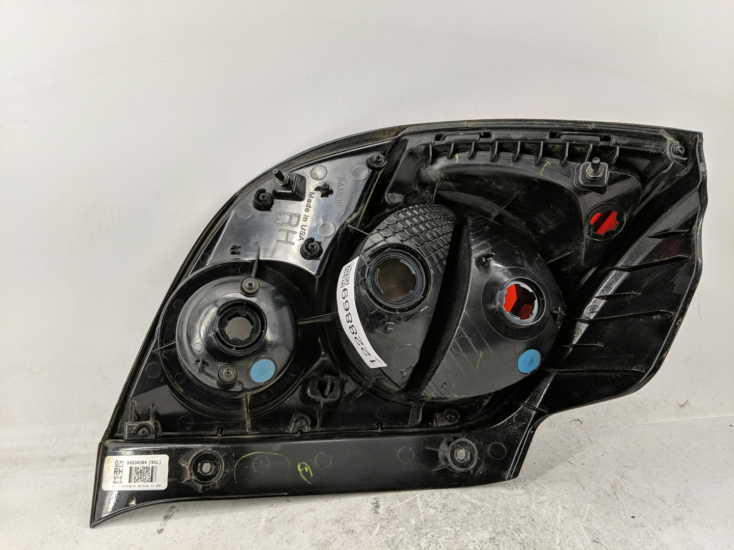 2012-2016 Chevrolet Sonic Tail Light Assembly Passenger Right OEM P/N:94534064 Fits Fits 2012 2013 2014 2015 2016 OEM Used A