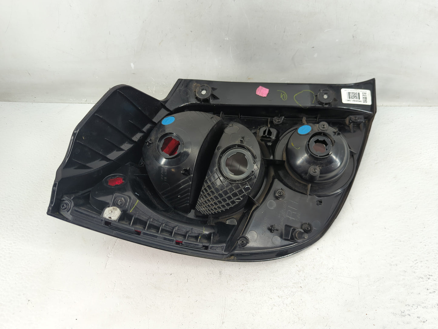 2012-2016 Chevrolet Sonic Tail Light Assembly Passenger Right OEM P/N:94534064 Fits Fits 2012 2013 2014 2015 2016 OEM Used A
