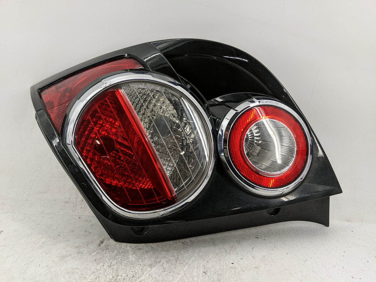 2012-2016 Chevrolet Sonic Tail Light Assembly Passenger Right OEM P/N:94534064 Fits Fits 2012 2013 2014 2015 2016 OEM Used A