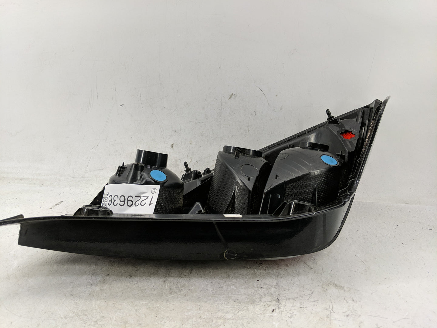 2012-2016 Chevrolet Sonic Tail Light Assembly Passenger Right OEM P/N:94534064 Fits Fits 2012 2013 2014 2015 2016 OEM Used A