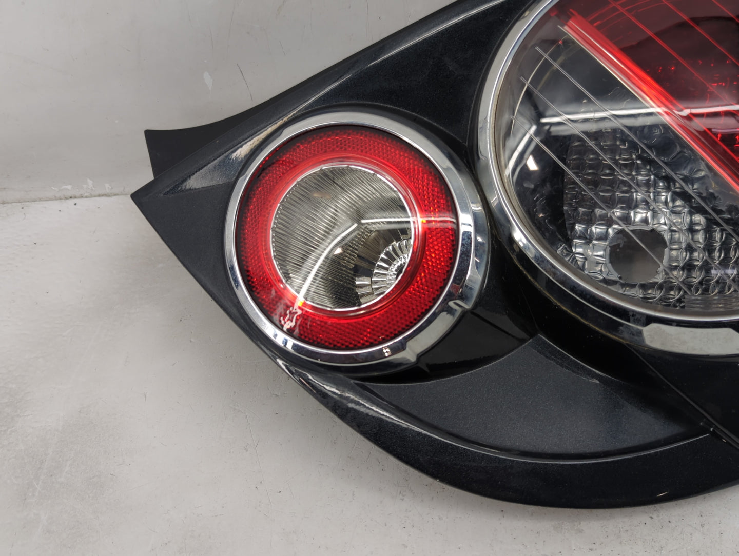 2012-2016 Chevrolet Sonic Tail Light Assembly Passenger Right OEM P/N:95470357 Fits Fits 2012 2013 2014 2015 2016 OEM Used A