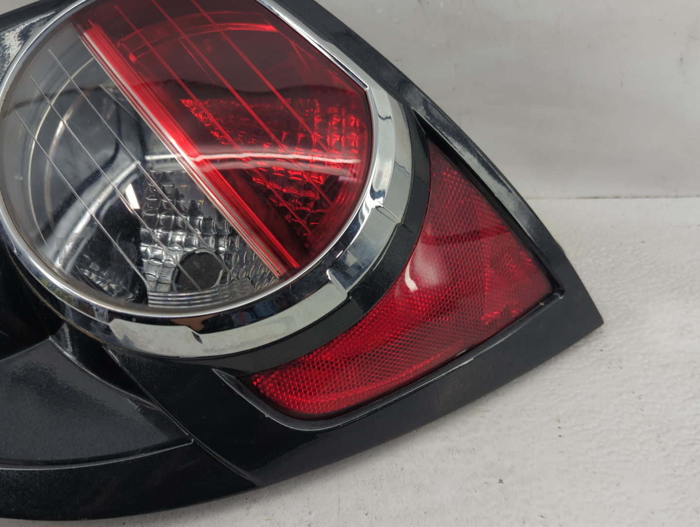 2012-2016 Chevrolet Sonic Tail Light Assembly Passenger Right OEM P/N:95470357 Fits Fits 2012 2013 2014 2015 2016 OEM Used A