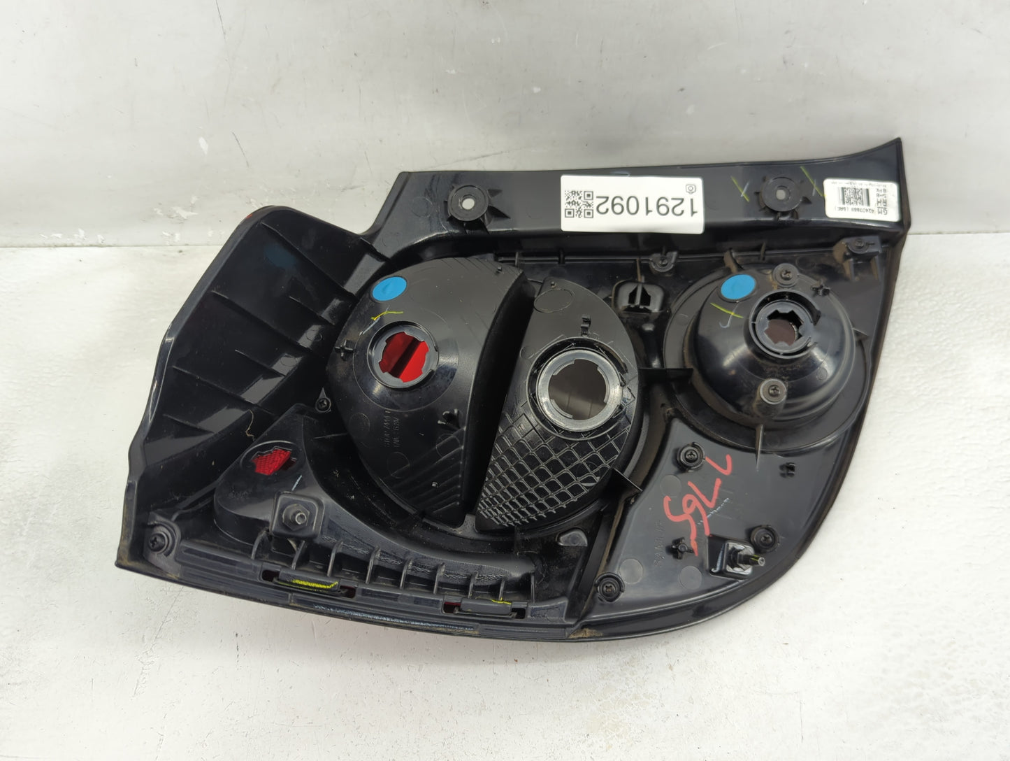 2012-2016 Chevrolet Sonic Tail Light Assembly Passenger Right OEM P/N:42407869 Fits Fits 2012 2013 2014 2015 2016 OEM Used A