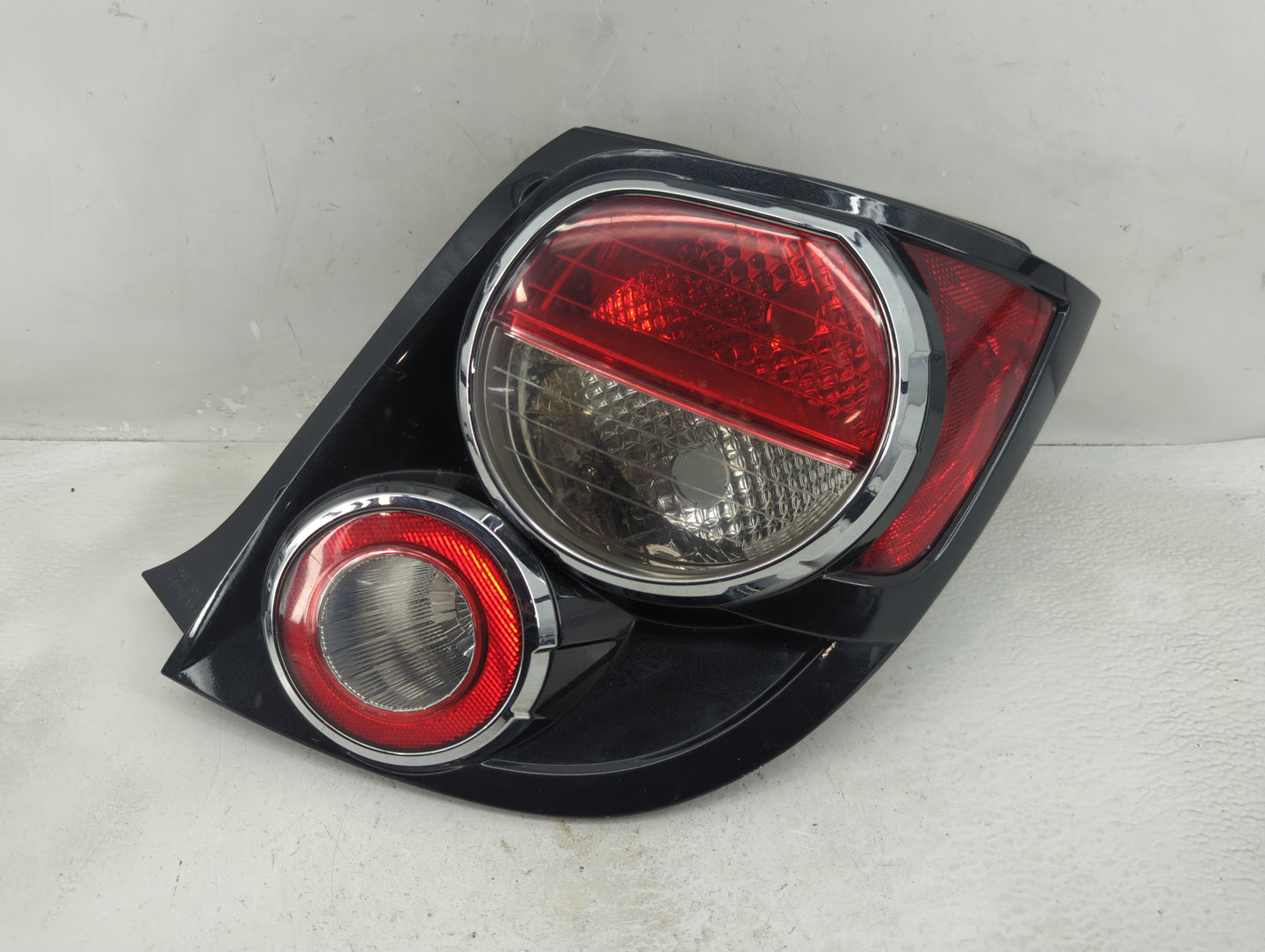 2012-2016 Chevrolet Sonic Tail Light Assembly Passenger Right OEM P/N:94534064 42407869 Fits Fits 2012 2013 2014 2015 2016 O