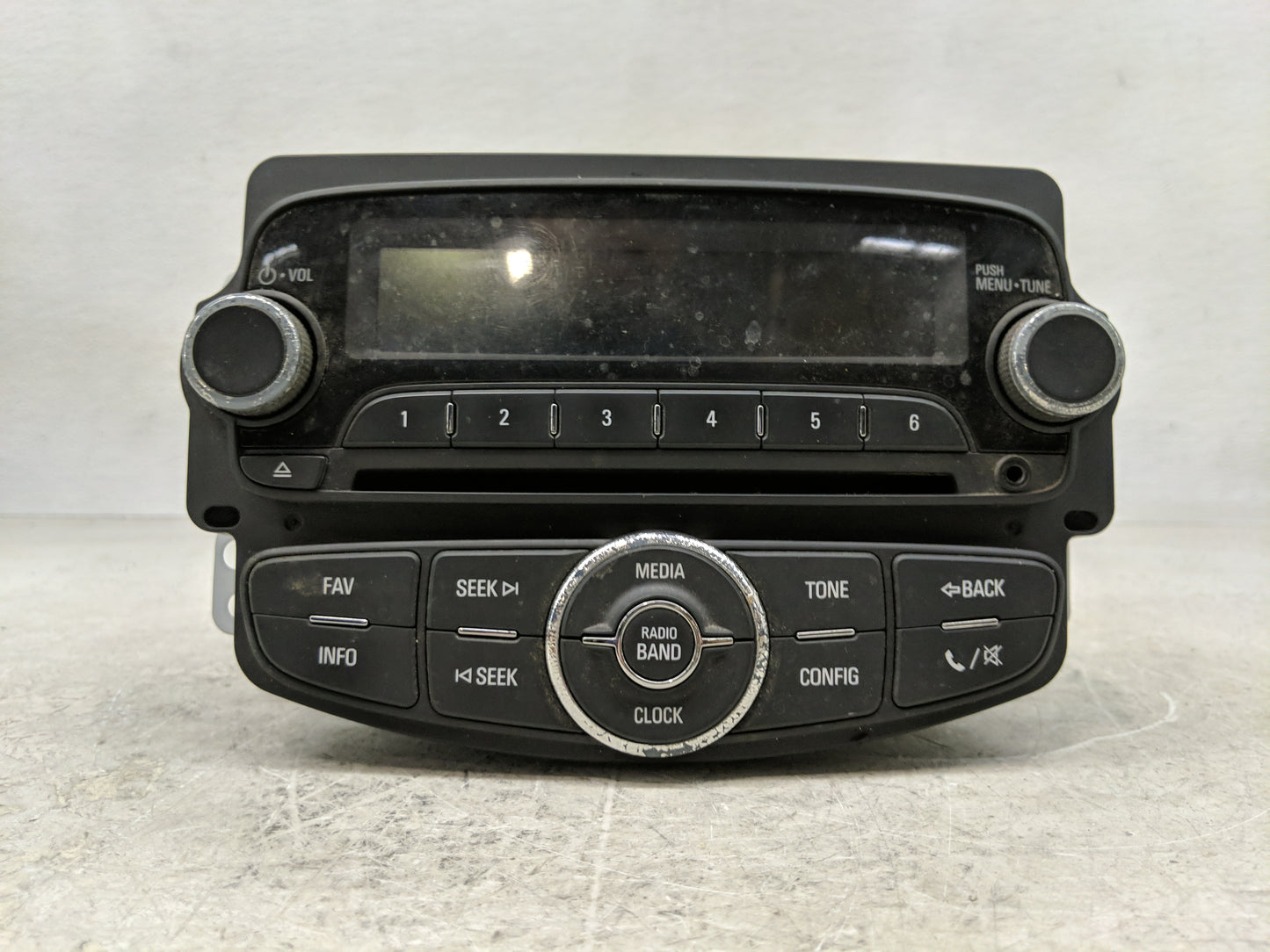 2015 Chevrolet Sonic Radio AM FM Cd Player Receiver Replacement P/N:94533602 Fits OEM Used Auto Parts - Oemusedautoparts1.co