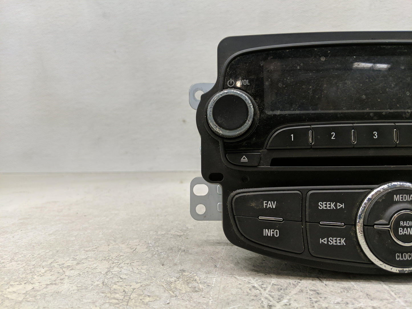 2015 Chevrolet Sonic Radio AM FM Cd Player Receiver Replacement P/N:94533602 Fits OEM Used Auto Parts - Oemusedautoparts1.co