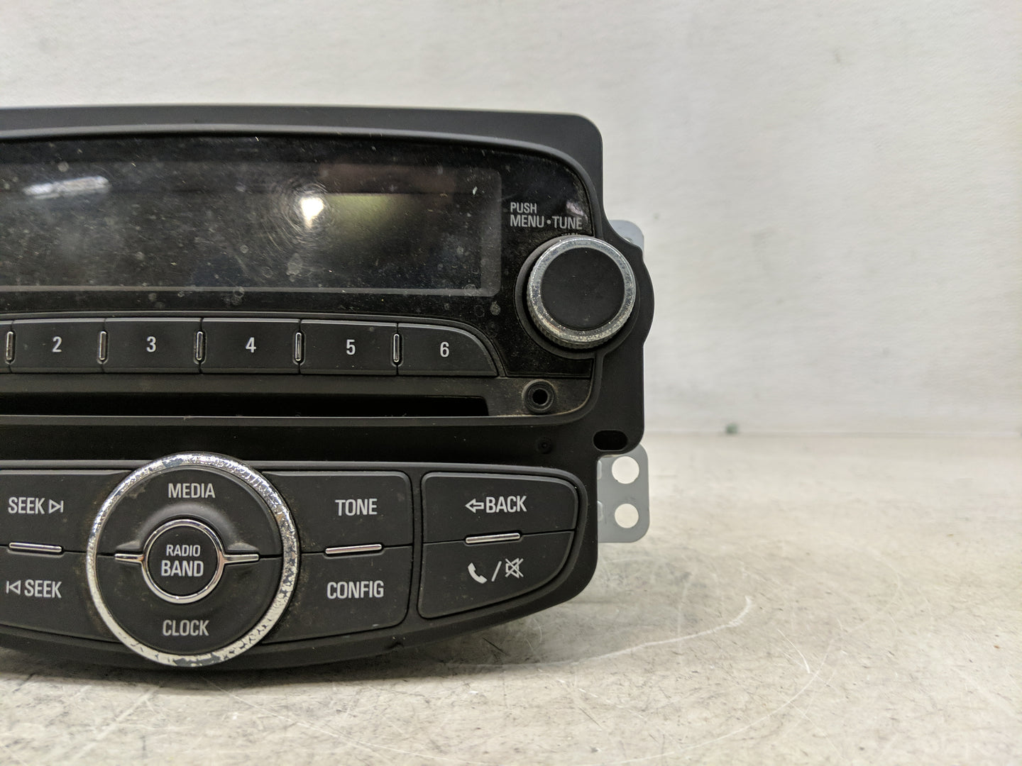 2015 Chevrolet Sonic Radio AM FM Cd Player Receiver Replacement P/N:94533602 Fits OEM Used Auto Parts - Oemusedautoparts1.co