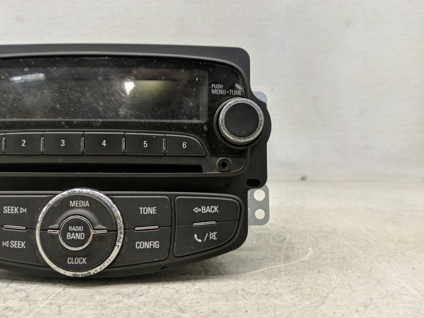 2015 Chevrolet Sonic Radio AM FM Cd Player Receiver Replacement P/N:94533602 Fits OEM Used Auto Parts - Oemusedautoparts1.co