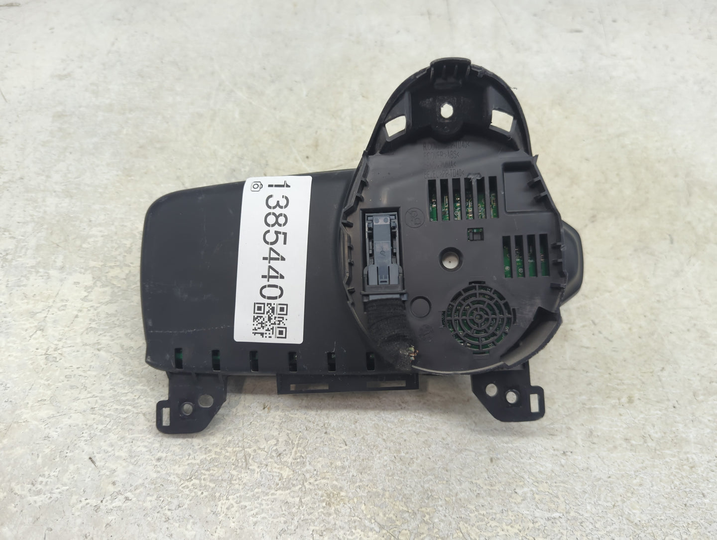 2015-2016 Chevrolet Sonic Instrument Cluster Speedometer Gauges P/N:814990982 94532554 Fits Fits 2015 2016 OEM Used Auto Par
