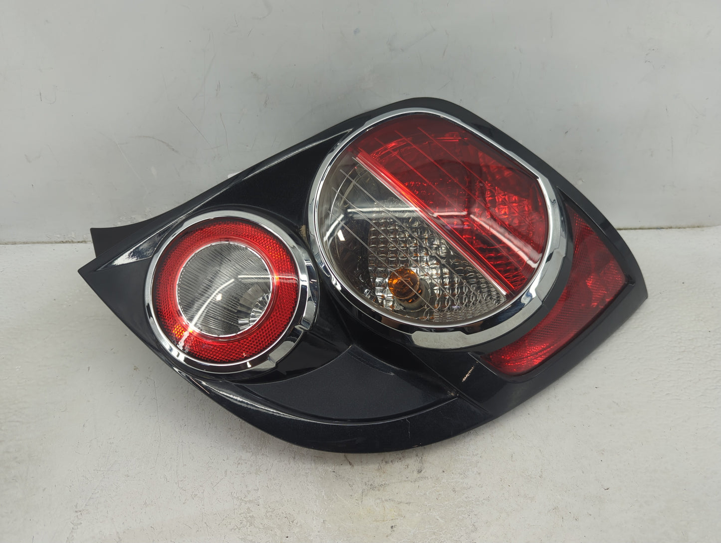 2012-2016 Chevrolet Sonic Tail Light Assembly Passenger Right OEM P/N:94534064 Fits Fits 2012 2013 2014 2015 2016 OEM Used A