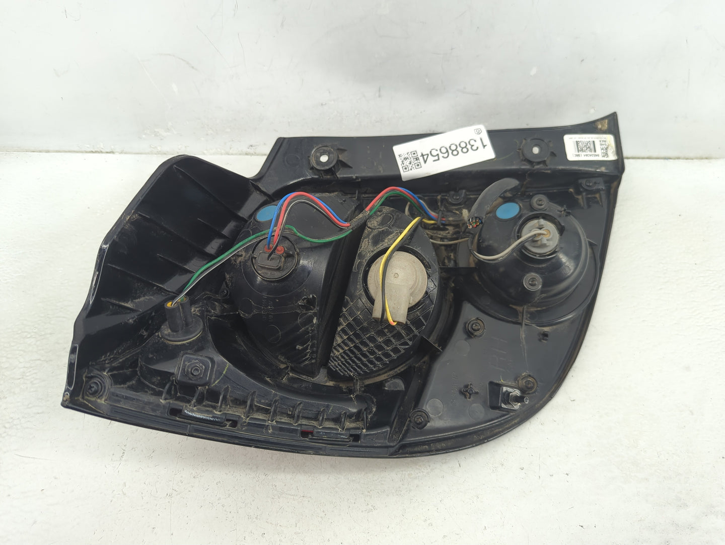 2012-2016 Chevrolet Sonic Tail Light Assembly Passenger Right OEM P/N:94534064 Fits Fits 2012 2013 2014 2015 2016 OEM Used A