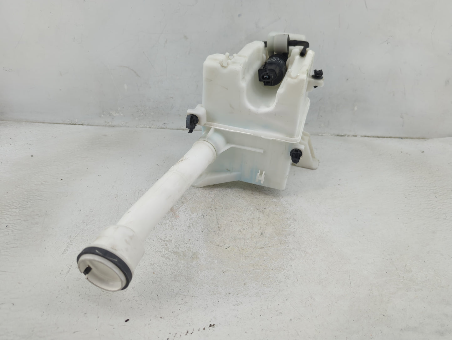 2012-2019 Chevrolet Sonic Windshield Washer Fluid Reservoir Bottle Oem - Oemusedautoparts1.com