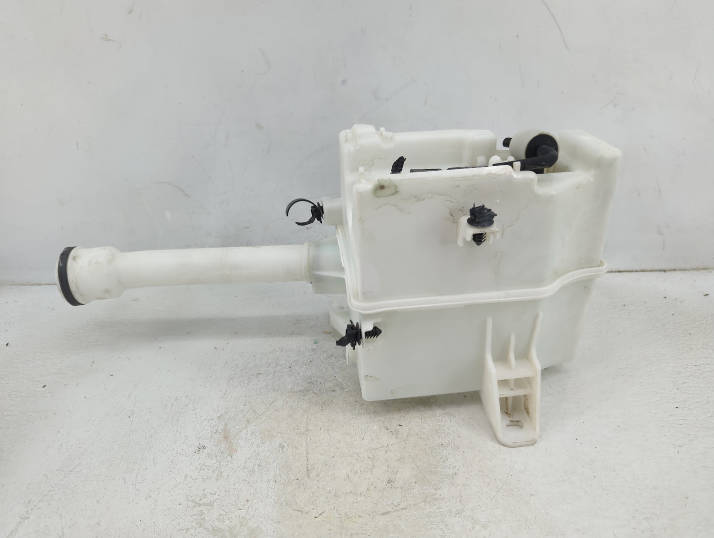 2012-2019 Chevrolet Sonic Windshield Washer Fluid Reservoir Bottle Oem - Oemusedautoparts1.com