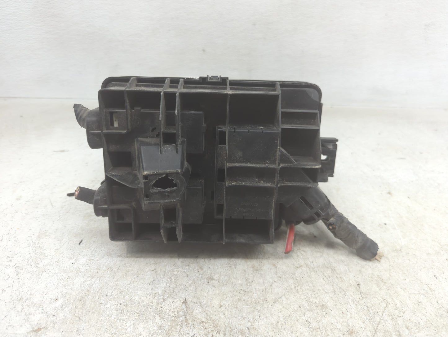 2012-2016 Chevrolet Sonic Fusebox Fuse Box Panel Relay Module P/N:95383539 Fits Fits 2012 2013 2014 2015 2016 OEM Used Auto 