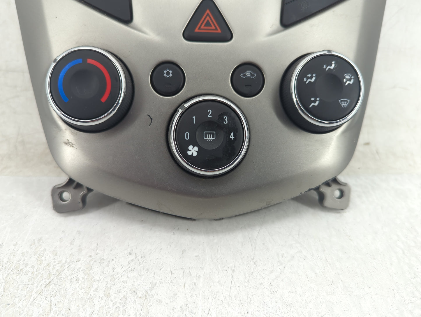 2015-2016 Chevrolet Sonic Climate Control Module Temperature AC/Heater Replacement P/N:94781800 Fits Fits 2015 2016 OEM Used