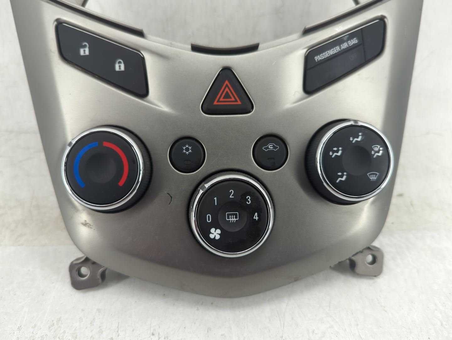 2015-2016 Chevrolet Sonic Climate Control Module Temperature AC/Heater Replacement P/N:94781800 Fits Fits 2015 2016 OEM Used