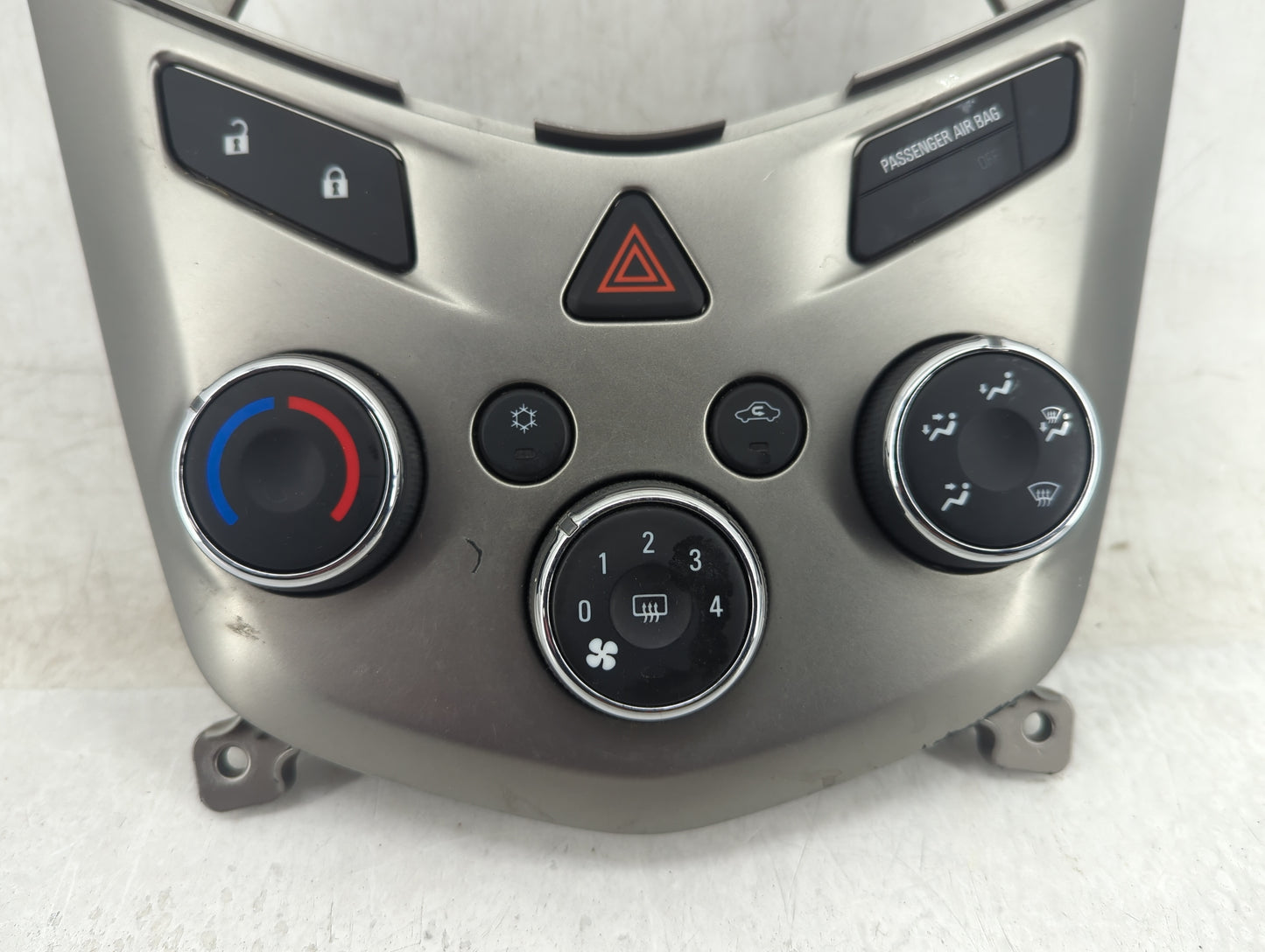 2015-2016 Chevrolet Sonic Climate Control Module Temperature AC/Heater Replacement P/N:94781800 Fits Fits 2015 2016 OEM Used