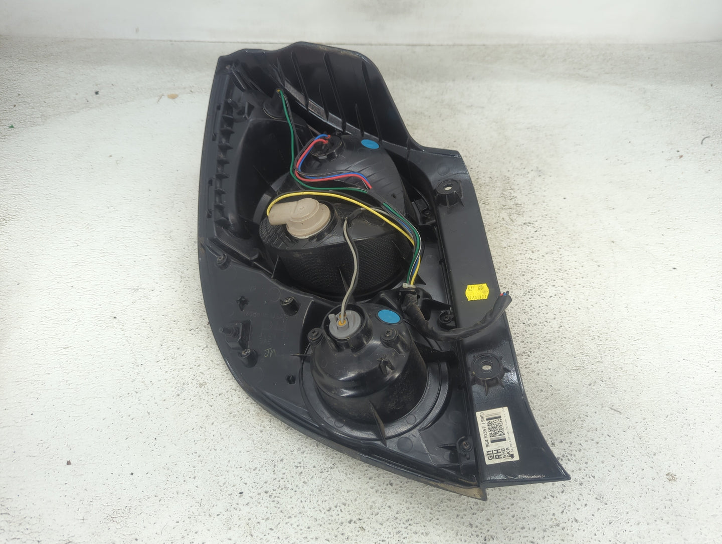 2012-2016 Chevrolet Sonic Tail Light Assembly Passenger Right OEM P/N:95470357 94534064 Fits Fits 2012 2013 2014 2015 2016 O