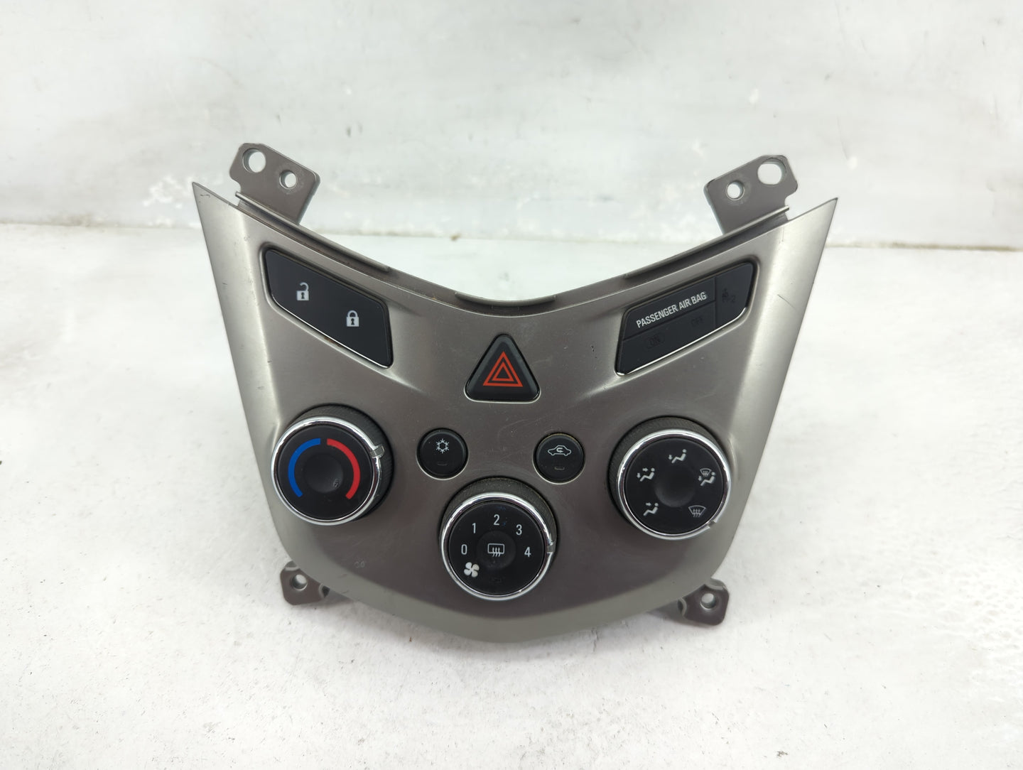 2015-2016 Chevrolet Sonic Climate Control Module Temperature AC/Heater Replacement P/N:94781800 3239800000000X Fits Fits 201