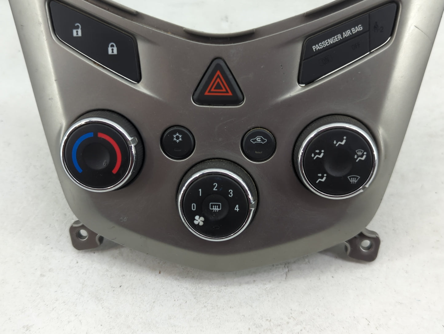2015-2016 Chevrolet Sonic Climate Control Module Temperature AC/Heater Replacement P/N:94781800 3239800000000X Fits Fits 201