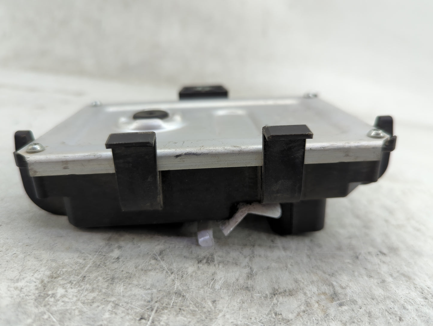 2015-2019 Chevrolet Sonic Body Control Module Bcm Inner Cabin Fuse Box - Oemusedautoparts1.com
