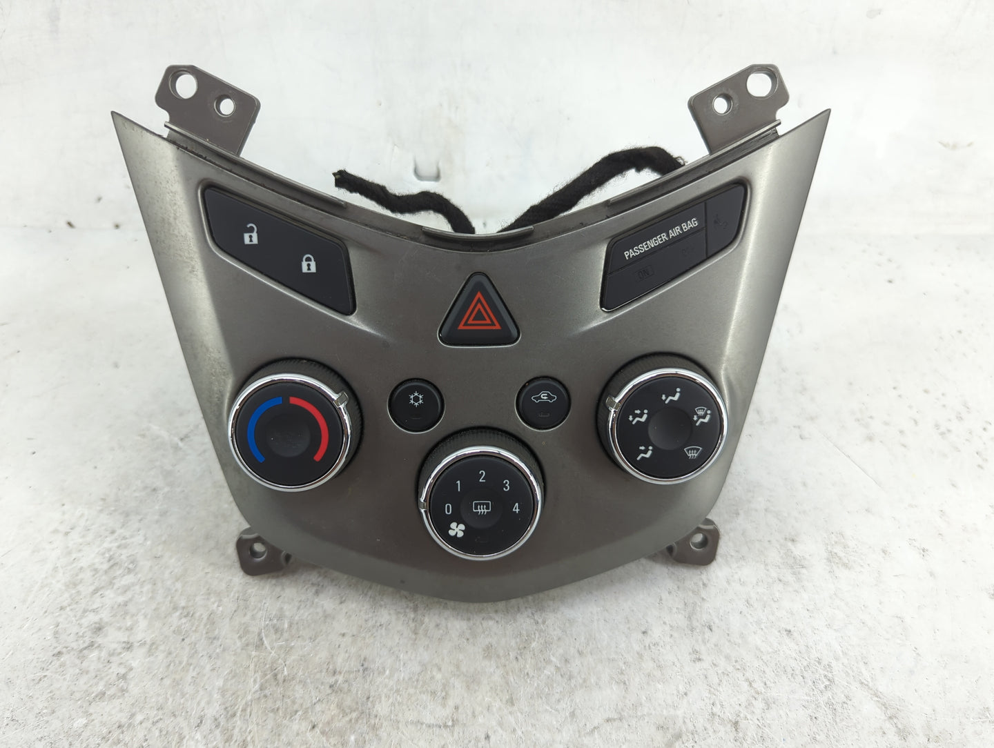 2015-2016 Chevrolet Sonic Climate Control Module Temperature AC/Heater Replacement P/N:95274596 3239800000000X Fits Fits 201
