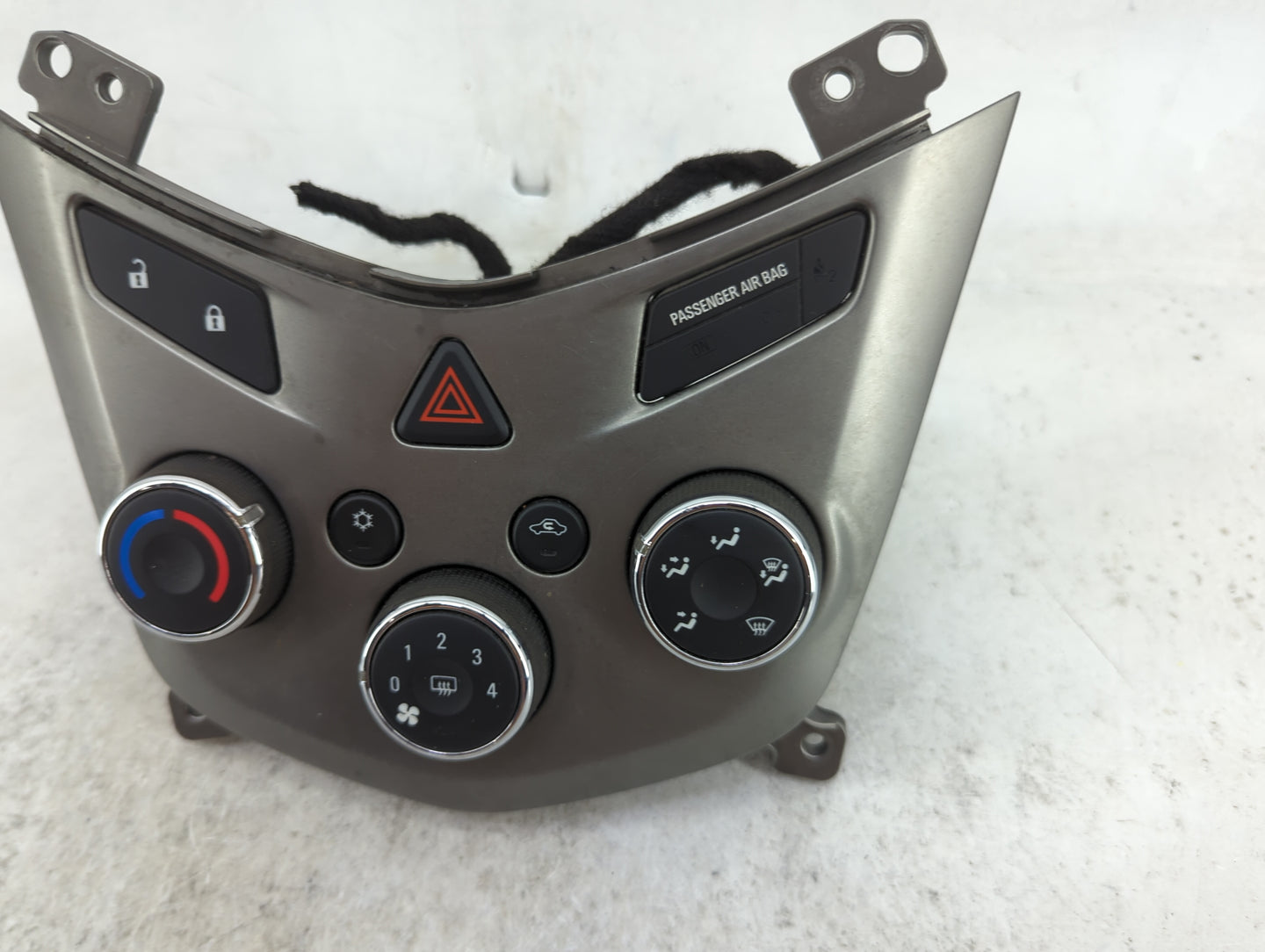 2015-2016 Chevrolet Sonic Climate Control Module Temperature AC/Heater Replacement P/N:95274596 3239800000000X Fits Fits 201