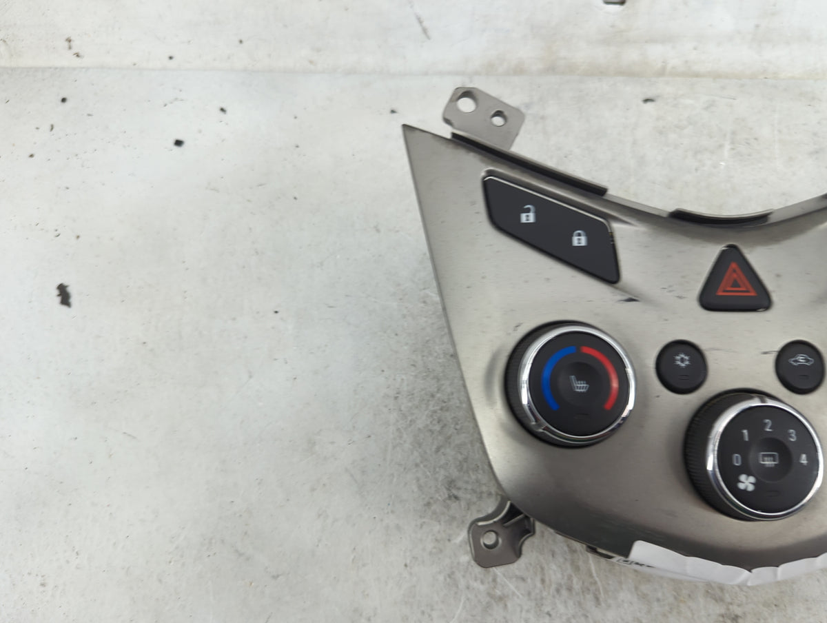 2015-2016 Chevrolet Sonic Climate Control Module Temperature AC/Heater Replacement P/N:95274595 3239800000000X Fits Fits 201