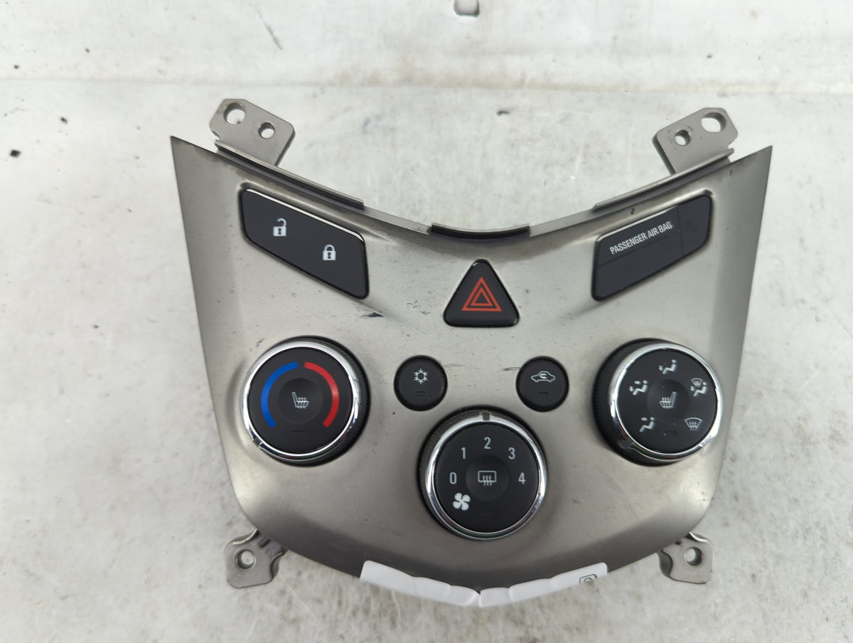 2015-2016 Chevrolet Sonic Climate Control Module Temperature AC/Heater Replacement P/N:95274595 3239800000000X Fits Fits 201