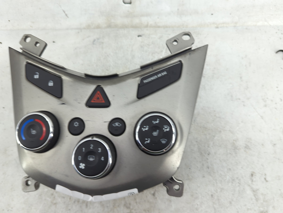 2015-2016 Chevrolet Sonic Climate Control Module Temperature AC/Heater Replacement P/N:95274595 3239800000000X Fits Fits 201