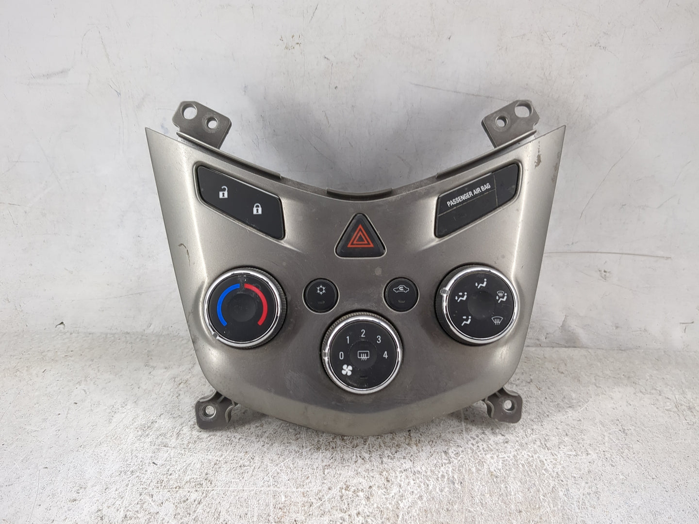 2015-2016 Chevrolet Sonic Climate Control Module Temperature AC/Heater Replacement P/N:94781800 3239800000000X Fits Fits 201