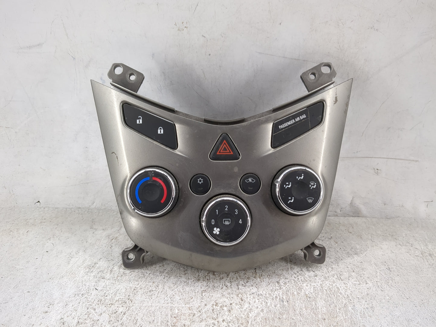 2015-2016 Chevrolet Sonic Climate Control Module Temperature AC/Heater Replacement P/N:94781800 3239800000000X Fits Fits 201