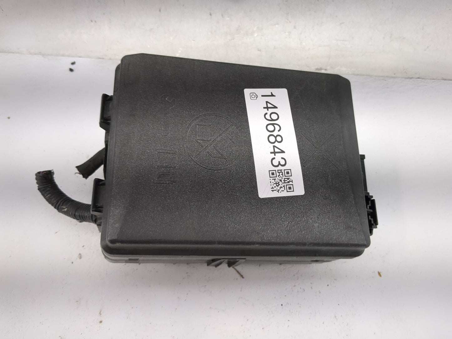 2013-2016 Chevrolet Sonic Fusebox Fuse Box Panel Relay Module P/N:95383540 Fits Fits 2013 2014 2015 2016 OEM Used Auto Parts