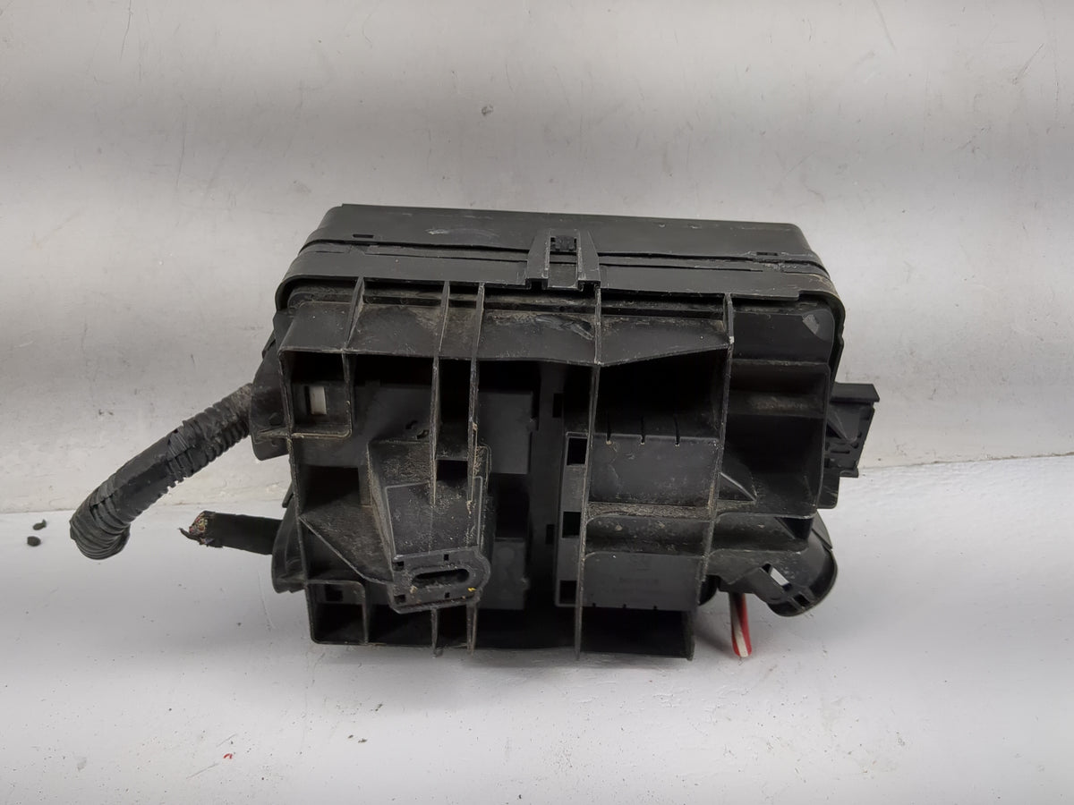 2013-2016 Chevrolet Sonic Fusebox Fuse Box Panel Relay Module P/N:95383540 Fits Fits 2013 2014 2015 2016 OEM Used Auto Parts