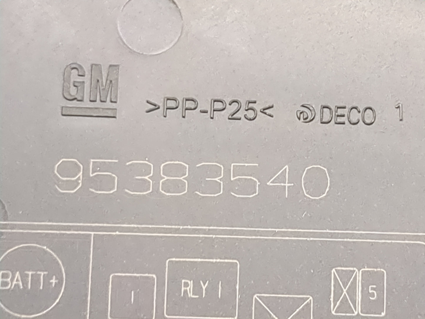 2013-2016 Chevrolet Sonic Fusebox Fuse Box Panel Relay Module P/N:95383540 Fits Fits 2013 2014 2015 2016 OEM Used Auto Parts