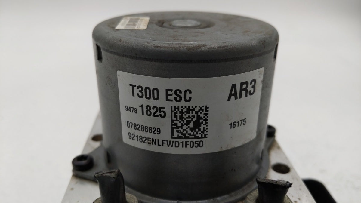 2015-2016 Chevrolet Sonic Anti-Lock Brake ABS Pump Module Actuator OEM P/N:94781825 Fits Fits 2015 2016 OEM Used Auto Parts 