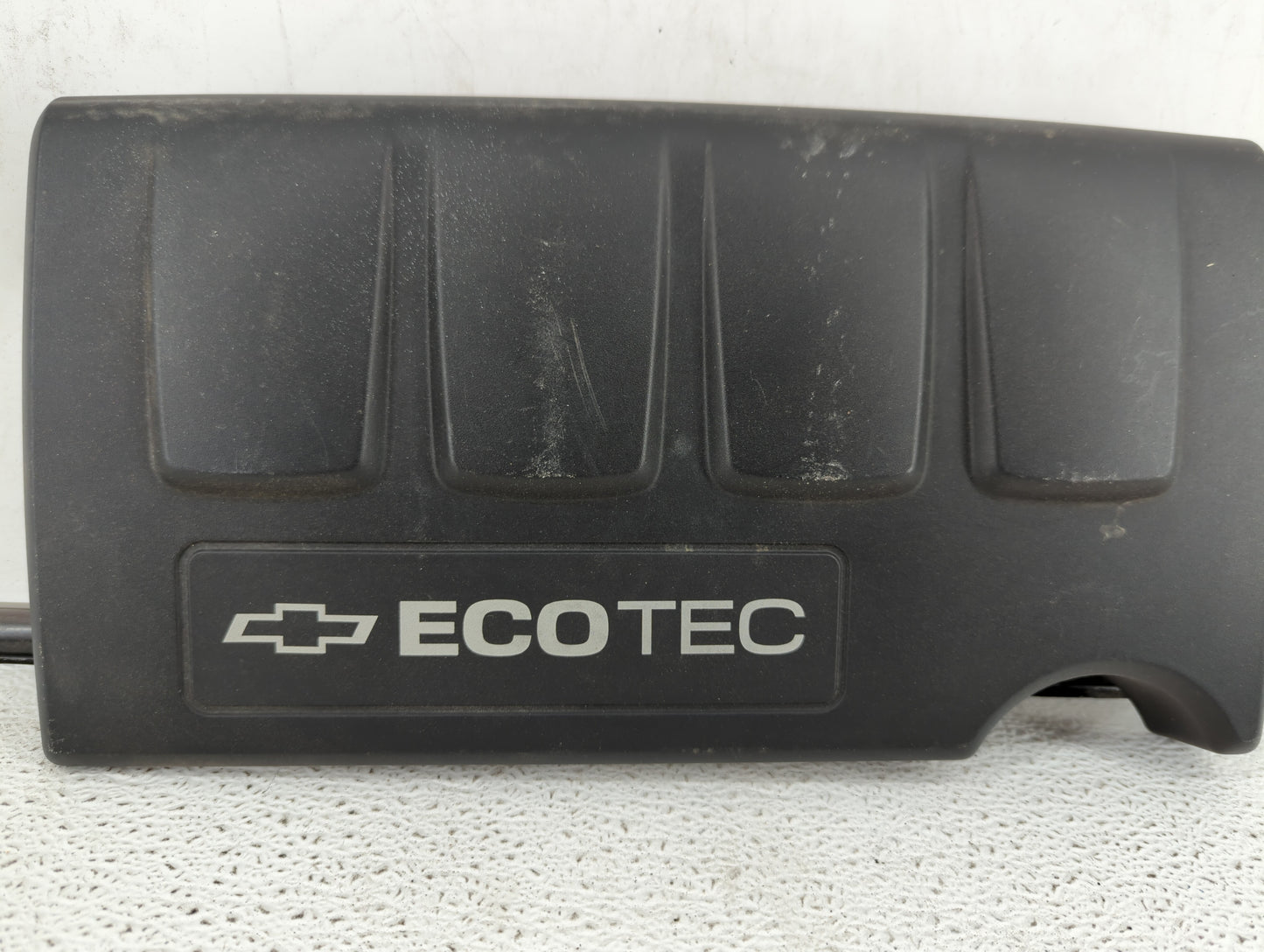 2015 Chevrolet Sonic Engine Cover - Oemusedautoparts1.com