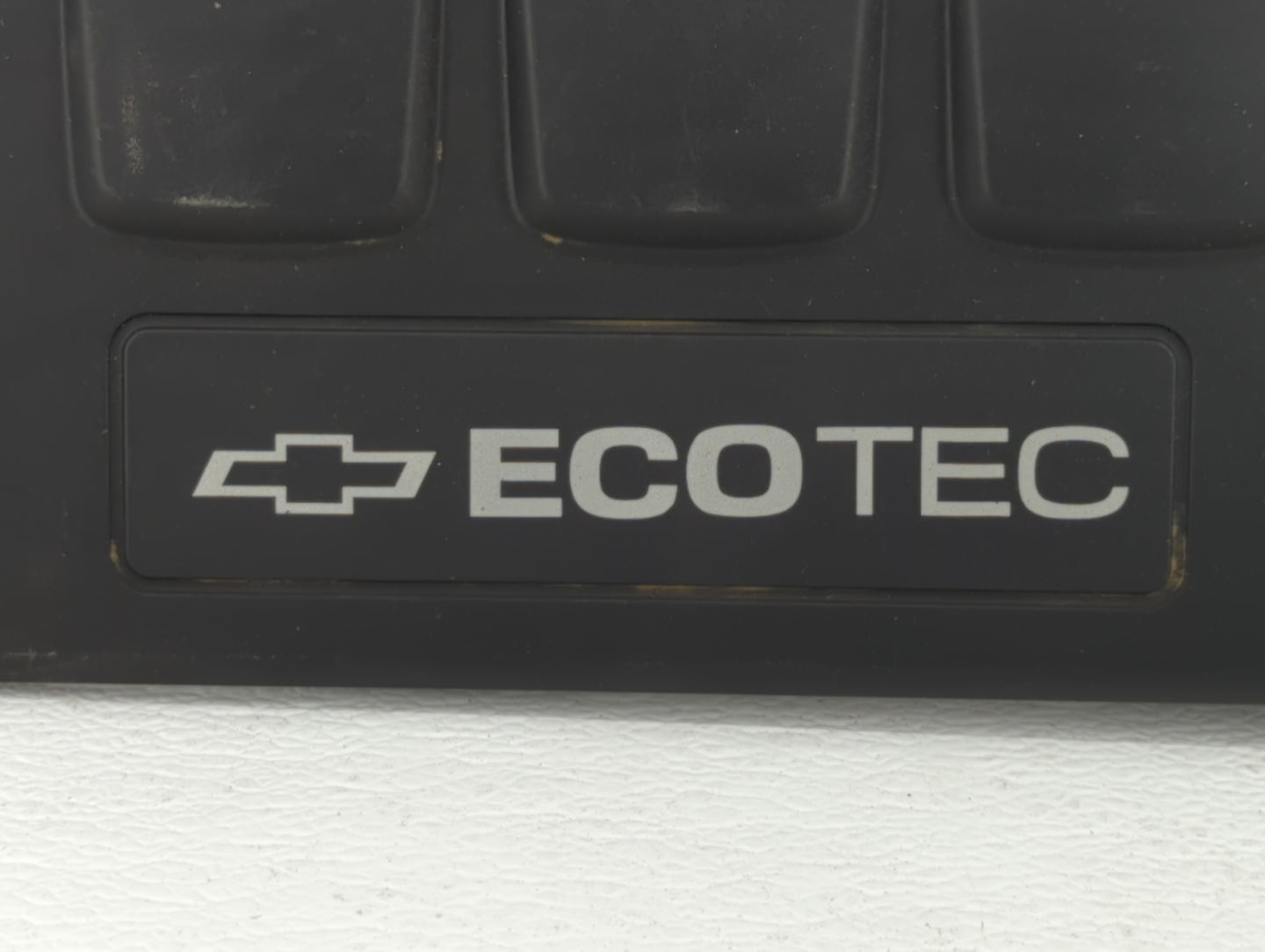 2015 Chevrolet Sonic Engine Cover - Oemusedautoparts1.com