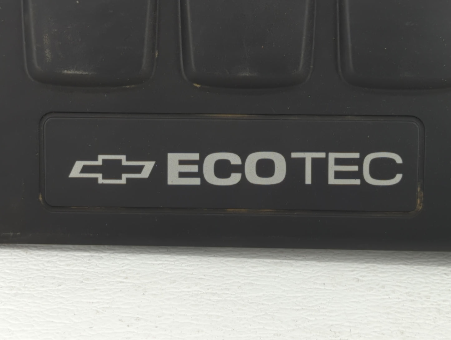 2015 Chevrolet Sonic Engine Cover - Oemusedautoparts1.com