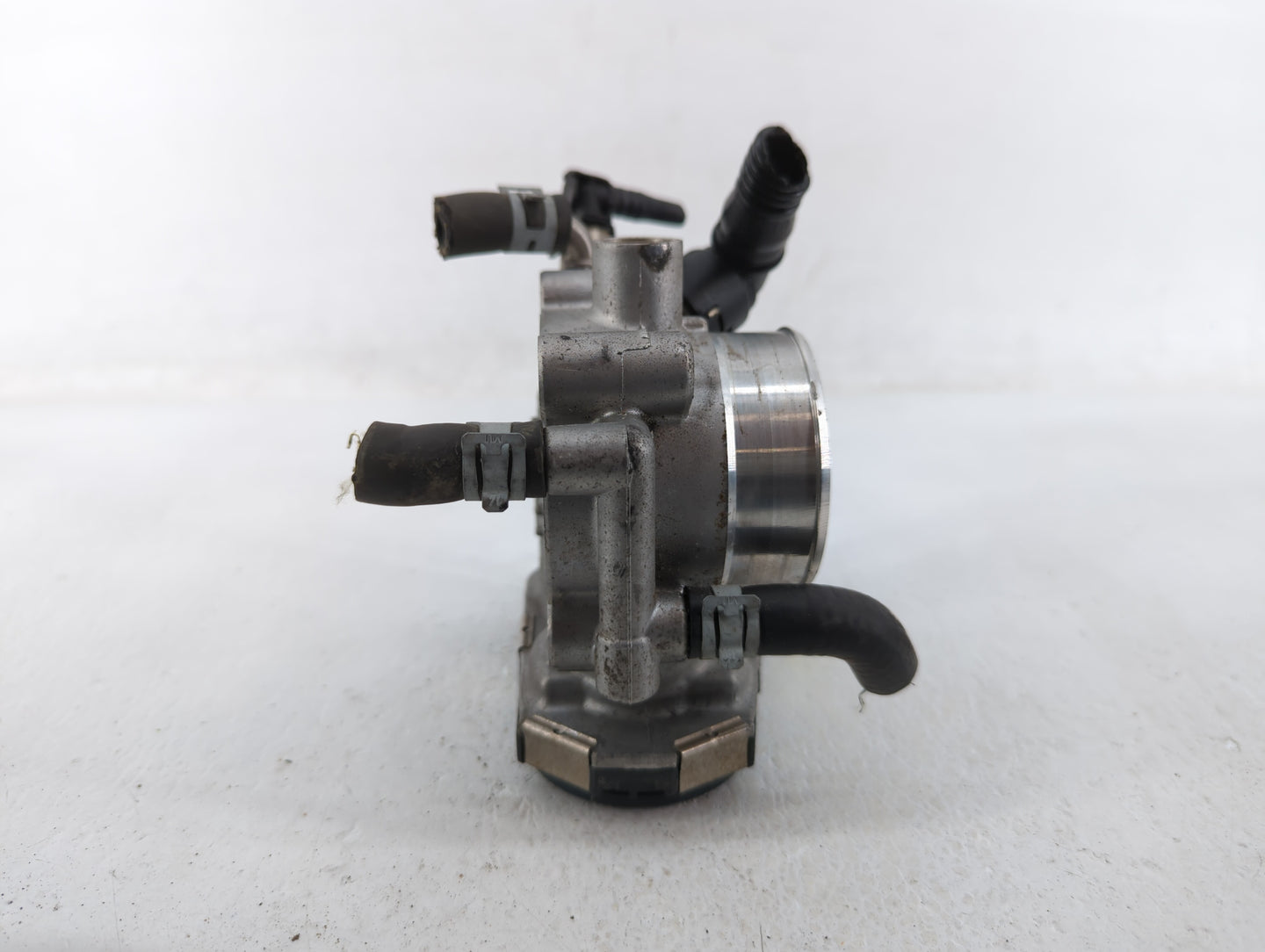 2012-2018 Chevrolet Sonic Throttle Body P/N:55577375 55561495 Fits Fits 2009 2010 2011 2012 2013 2014 2015 2016 2017 2018 OE