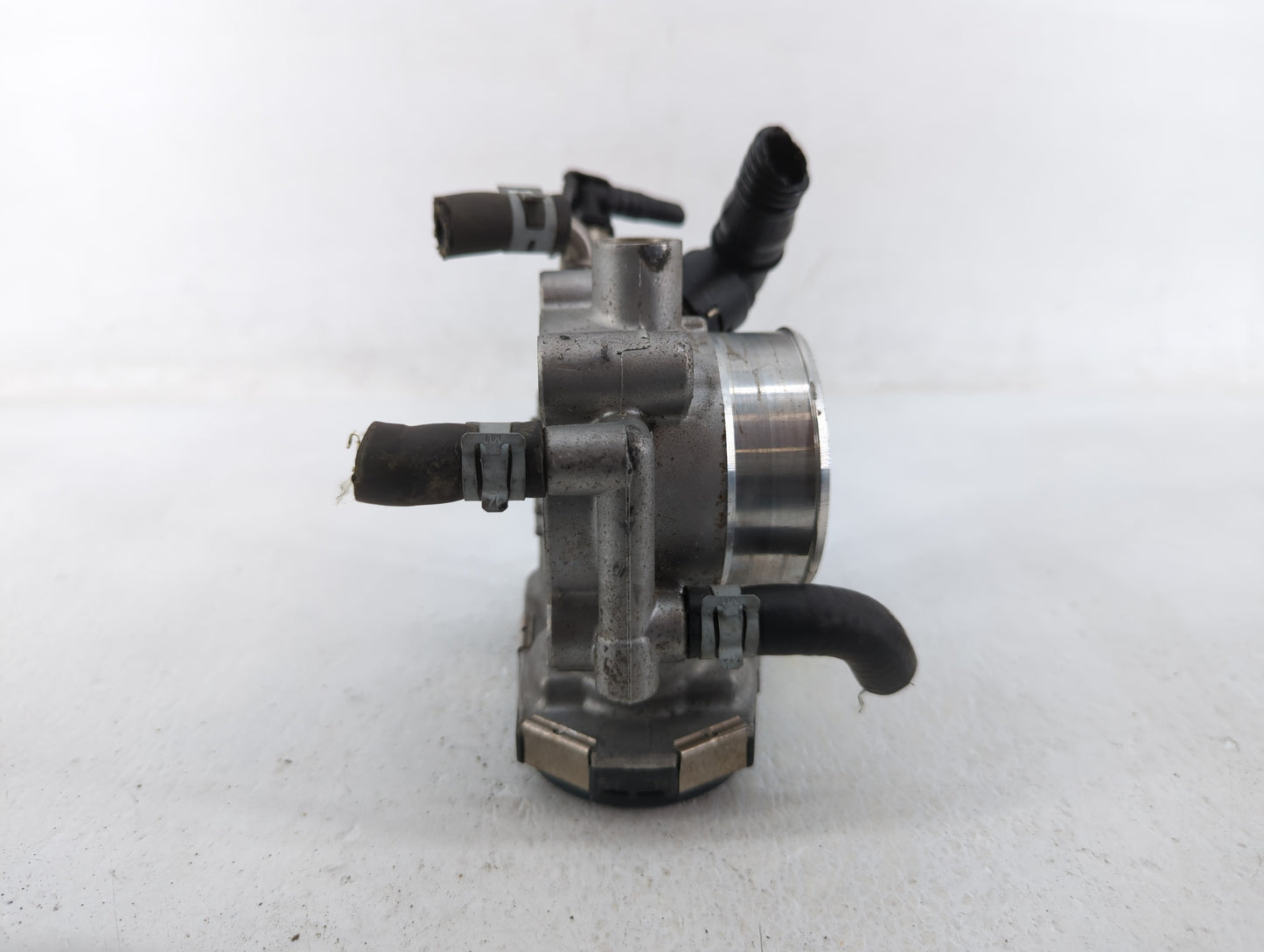 2012-2018 Chevrolet Sonic Throttle Body P/N:55577375 55561495 Fits Fits 2009 2010 2011 2012 2013 2014 2015 2016 2017 2018 OE