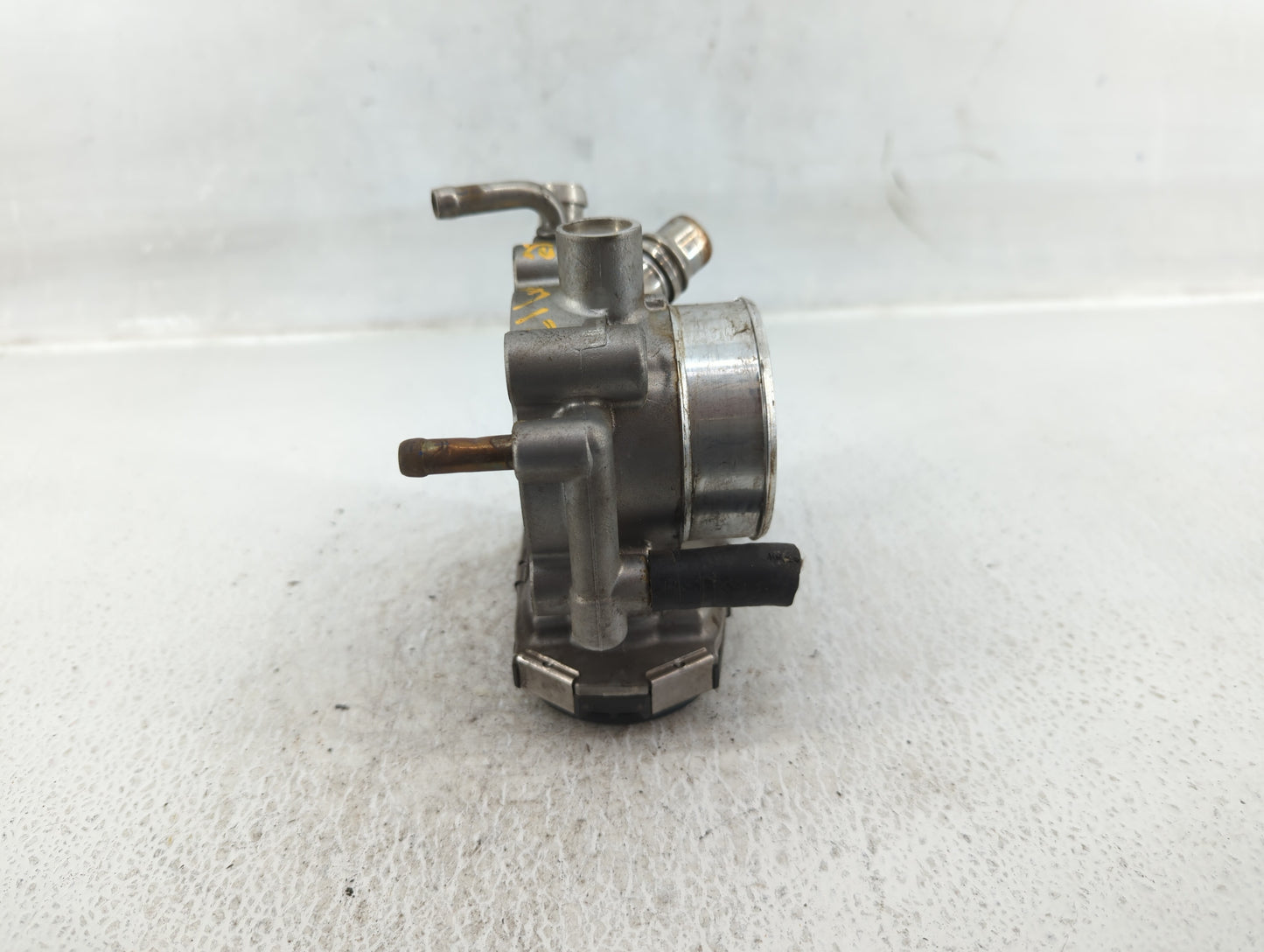 2012-2018 Chevrolet Sonic Throttle Body P/N:55561495 Fits Fits 2009 2010 2011 2012 2013 2014 2015 2016 2017 2018 OEM Used Au