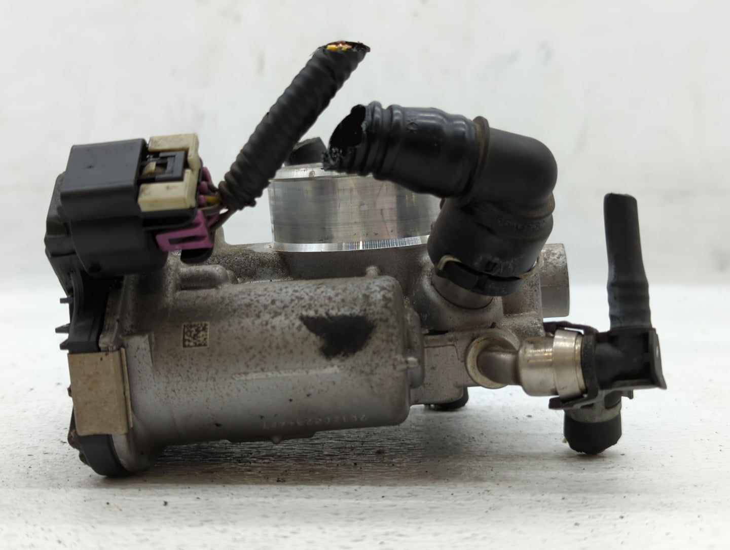 2012-2018 Chevrolet Sonic Throttle Body P/N:55561495 Fits Fits 2009 2010 2011 2012 2013 2014 2015 2016 2017 2018 OEM Used Au