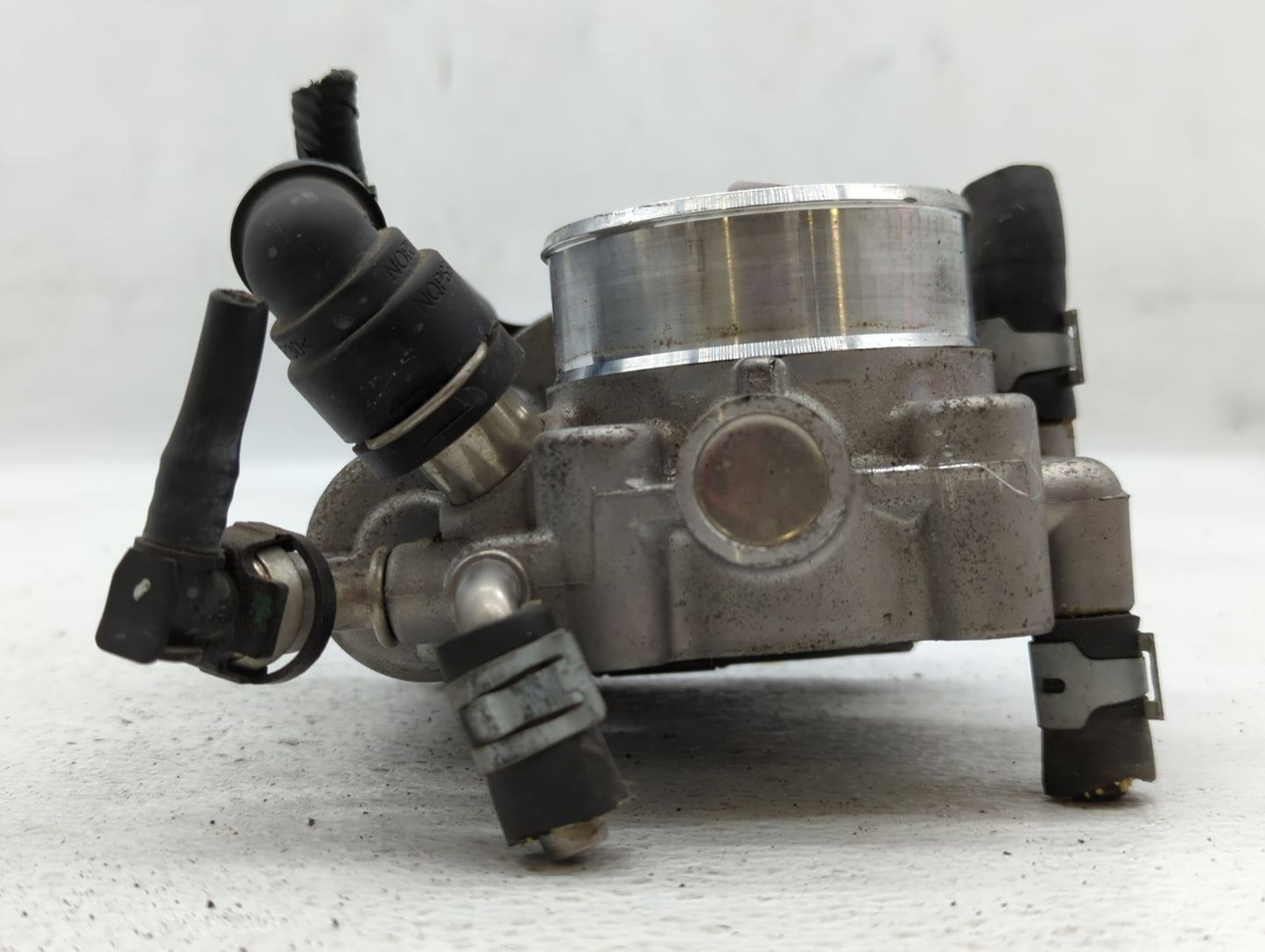 2012-2018 Chevrolet Sonic Throttle Body P/N:55561495 Fits Fits 2009 2010 2011 2012 2013 2014 2015 2016 2017 2018 OEM Used Au