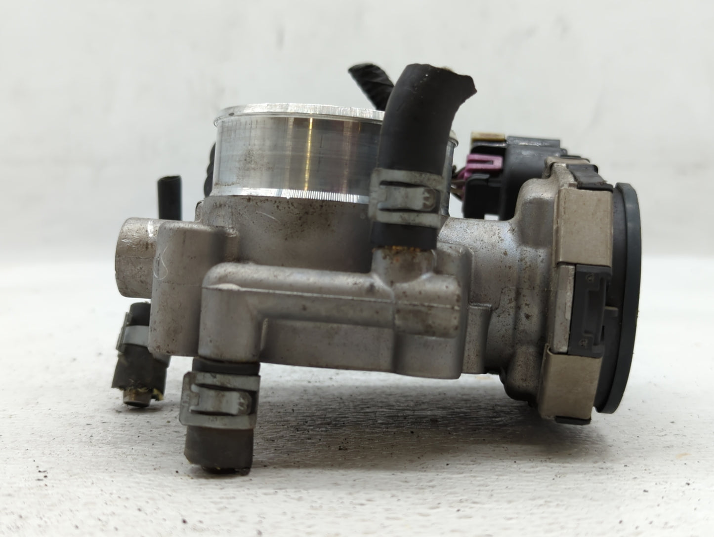 2012-2018 Chevrolet Sonic Throttle Body P/N:55561495 Fits Fits 2009 2010 2011 2012 2013 2014 2015 2016 2017 2018 OEM Used Au