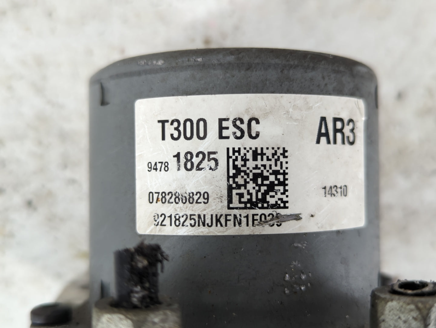 2015-2016 Chevrolet Sonic ABS Pump Control Module Replacement P/N:94781825 Fits Fits 2015 2016 OEM Used Auto Parts - Oemused