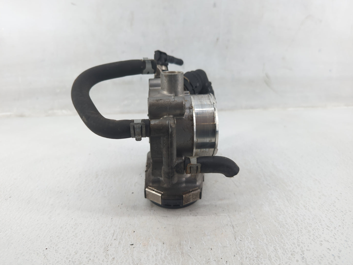 2012-2018 Chevrolet Sonic Throttle Body P/N:55561425 Fits Fits 2009 2010 2011 2012 2013 2014 2015 2016 2017 2018 OEM Used Au