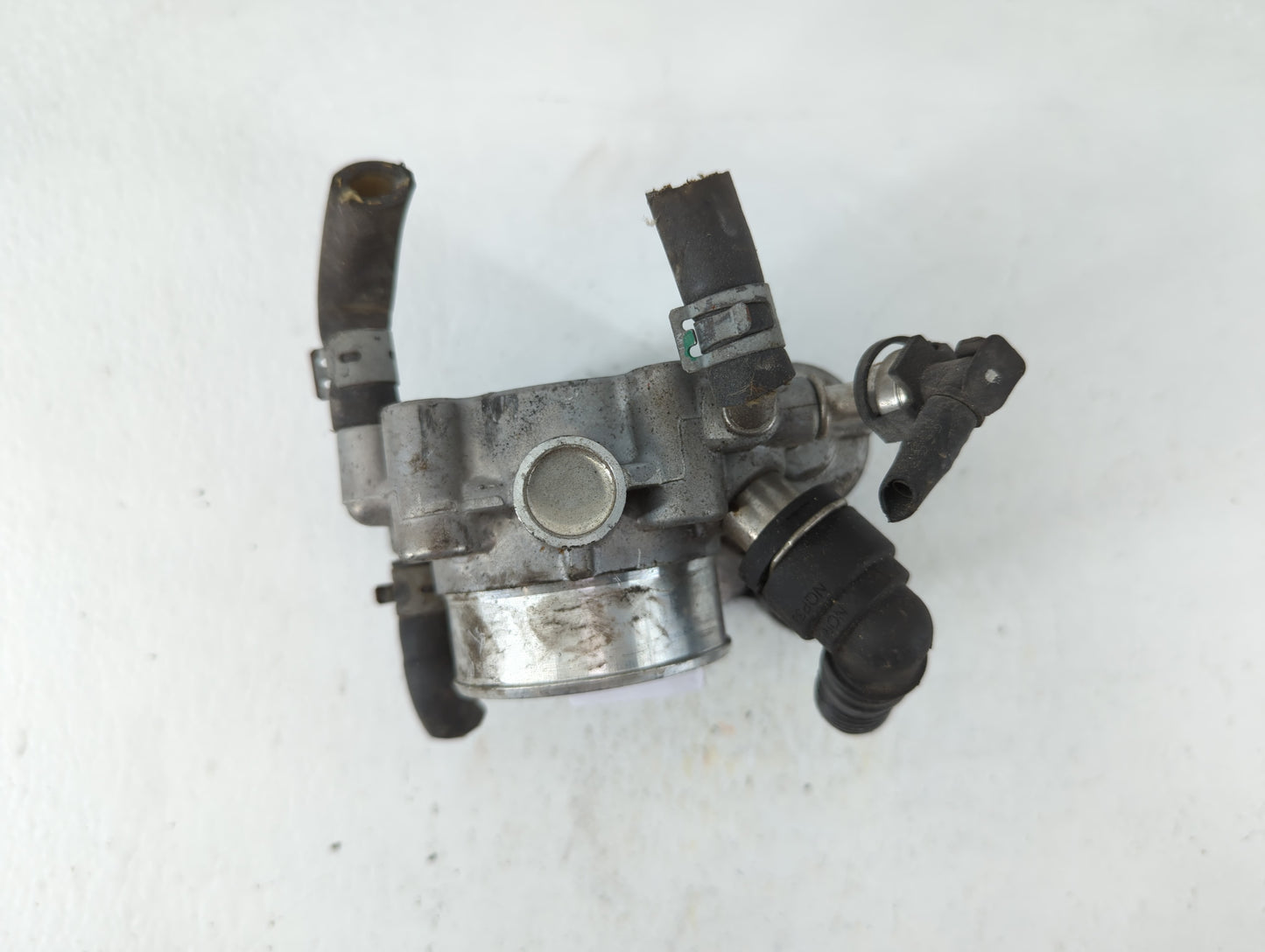 2012-2018 Chevrolet Sonic Throttle Body P/N:55561495 Fits Fits 2009 2010 2011 2012 2013 2014 2015 2016 2017 2018 OEM Used Au